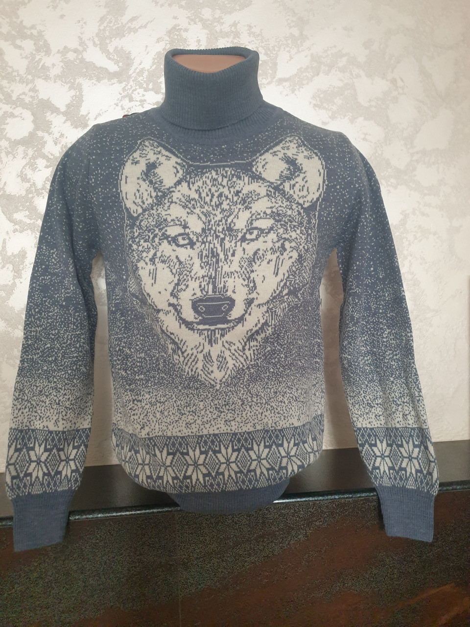 Молодіжний вовняний светр із вовком розмір M, L,XL,XXL