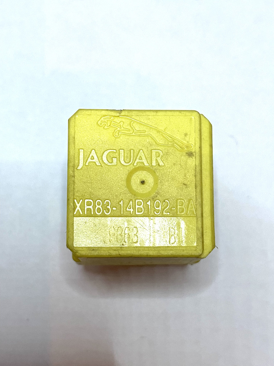Автомобільне реле XR83-14B192-BA Jaguar