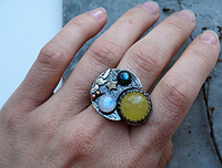 Кільце «Луна та сонце» срібла з природним лабрадоритом, бурштином і місячним каменем