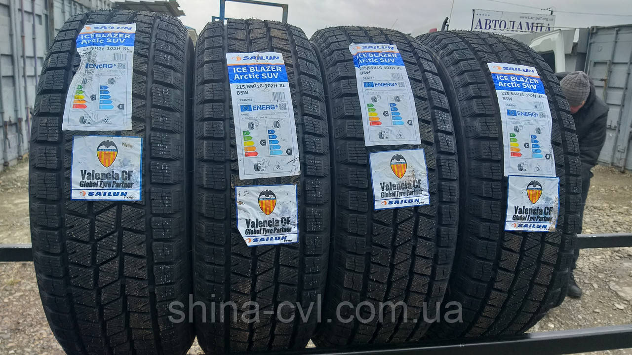 Зимові шини 215/65 R16 102H XL SAILUN ICE BLAZER ARCTIC SUV