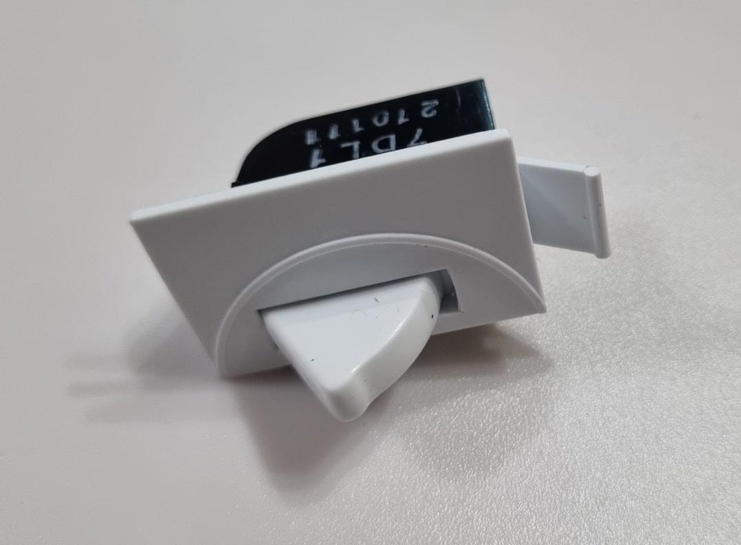 Кінцевий вимикач (кнопка двері) для холодильника Samsung DA34-10120E