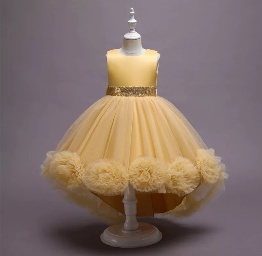 Сукня жовта каскадна принцесаYellow cascading princess dresses
