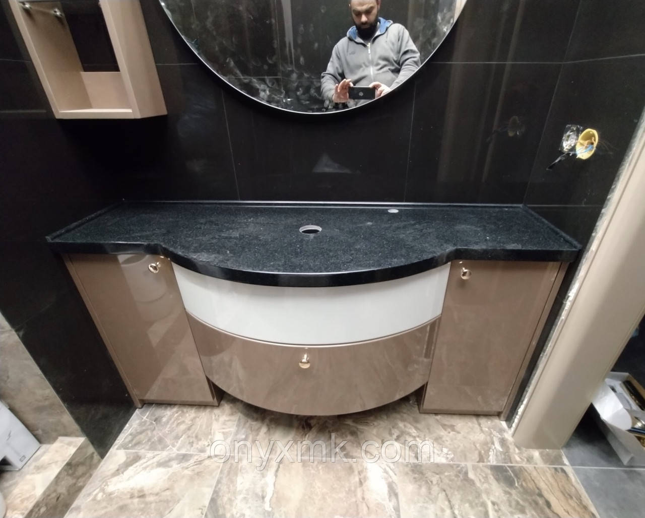 Тумба радіусна "золото"