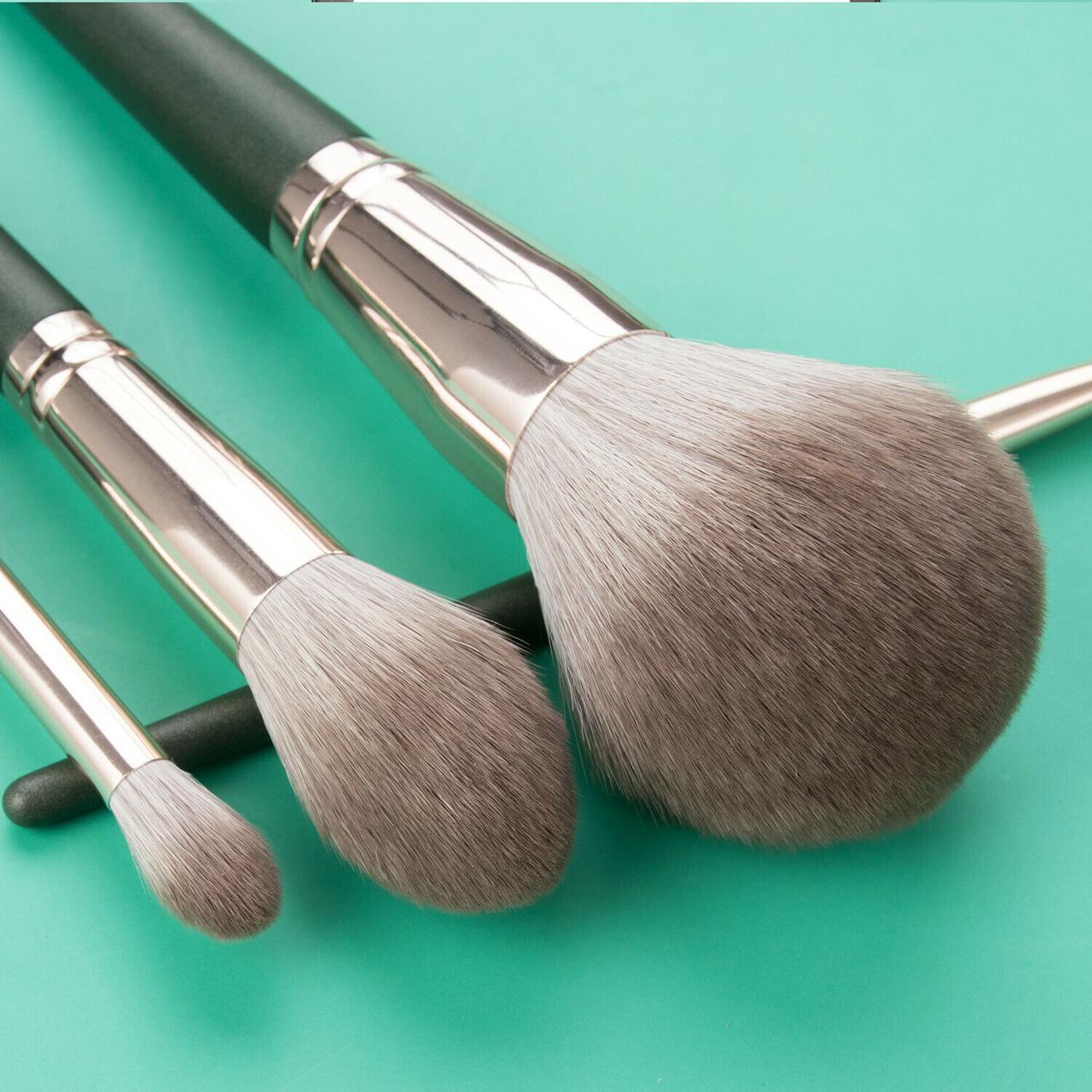 Профессиональный набор кистей для макияжа в сумочке на завязках Vertini Brush Set 14 шт зеленый - фото 3 - id-p1544504589