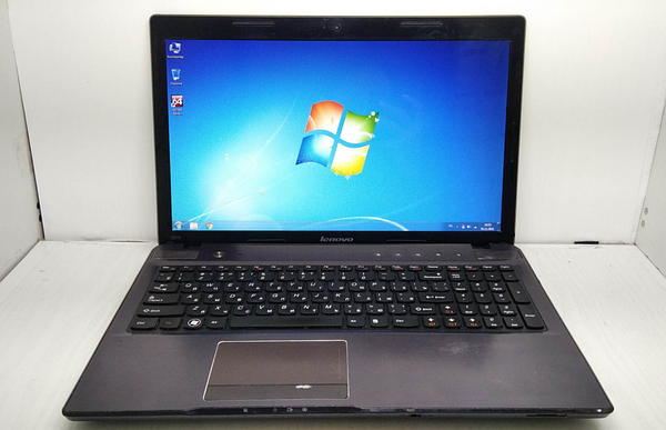 Ноутбук Б Класс Lenovo Z575 / 15.6" (1366х768) TN / AMD A6-3420M.