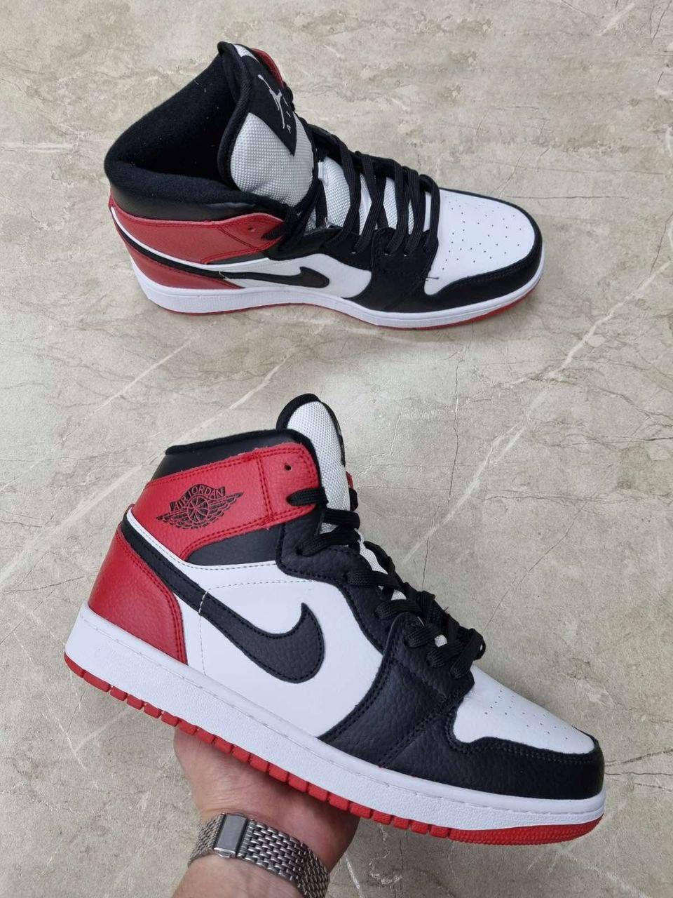 Женские кожаные высокие кроссовки Nike Air Jordan 1 черно-белые с красным. Найк аир джордан - фото 3 - id-p1544898676
