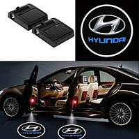 Светодиодная подсветка на двери автомобиля с логотипом Hyundai