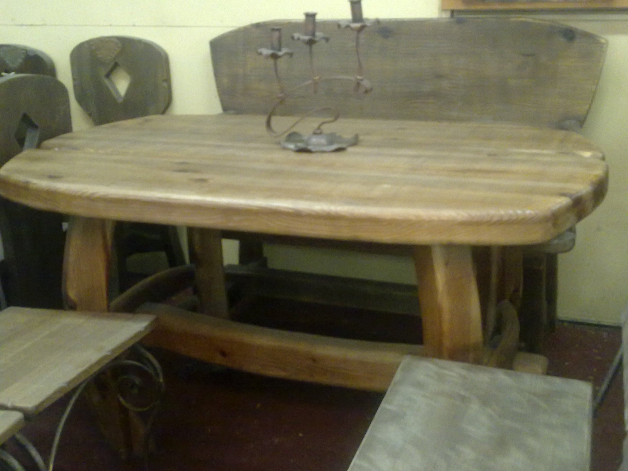 Дерев'яний стіл 