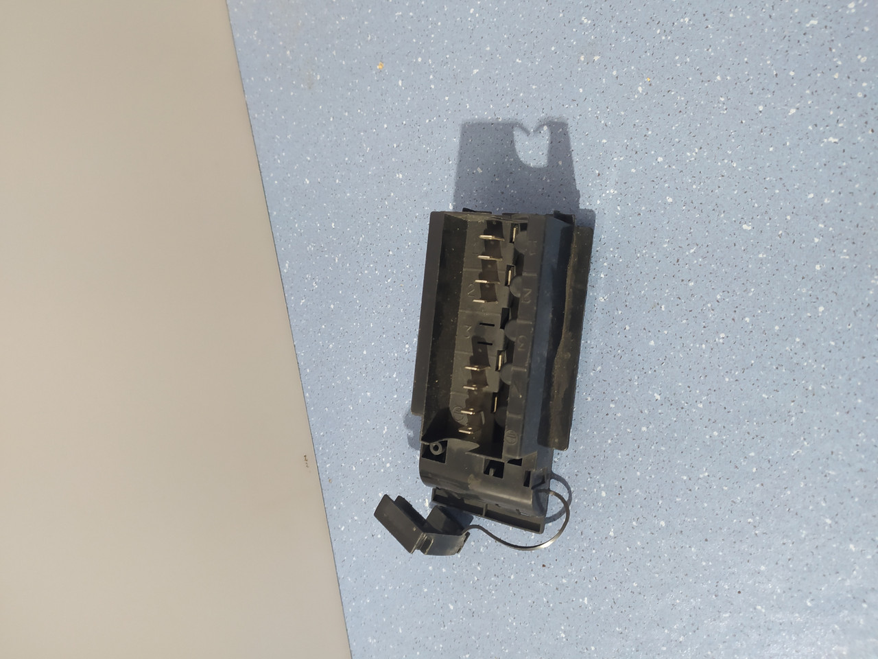 Клемна колодка варильної поверхні Electrolux 561097302