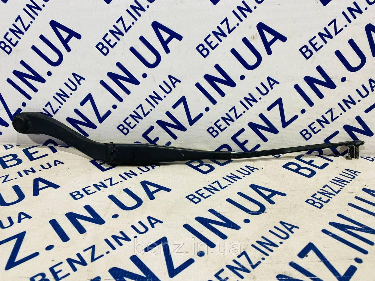 Важіль двірника зліва Mercedes W204, S204 A2048200144
