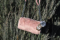 Женская розовая сумочка на цепочке