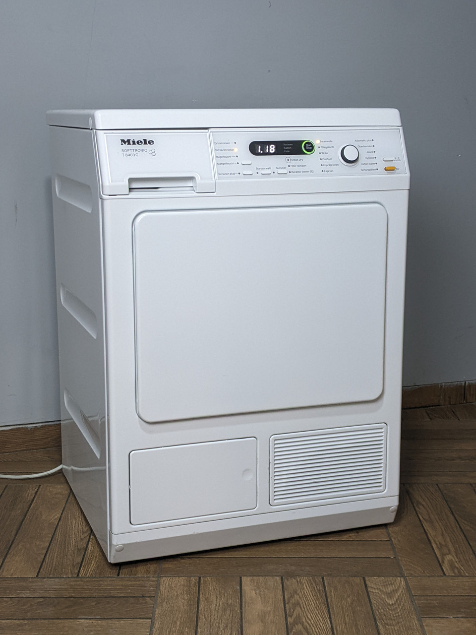 Сушильна машина Miele T9749