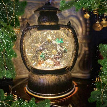 Новорічний Ліхтар зі снігом та Різдвяної інсталяцією