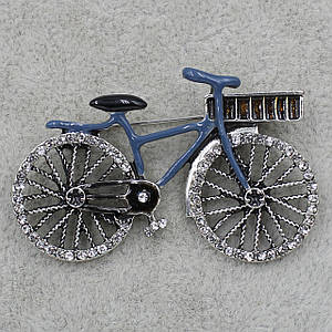 Брошка металева золотиста велосипед у стразах покритий кольоровою емаллю розмір виробу 50х30 мм