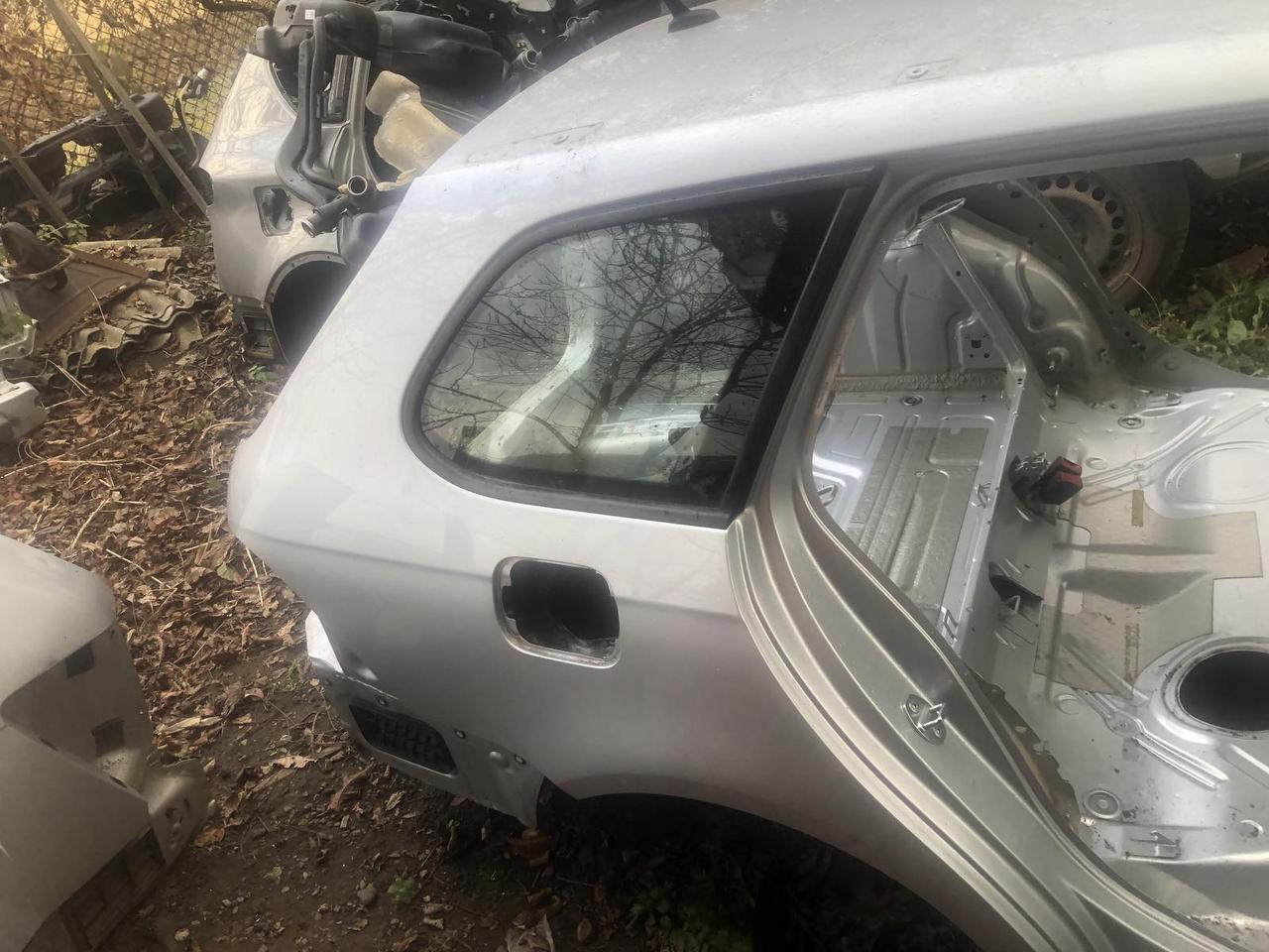 Заднэ право крило Volkswagen Golf 6