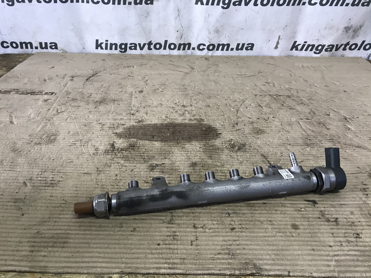 Паливних рейка Volkswagen Golf 6 03L130089C