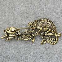 Брошка металева золотиста Хамелеон із жабою покрита кольоровою емаллю розмір виробу 70х30 мм