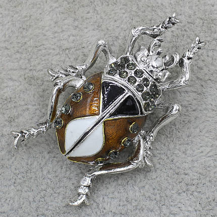 Брошка металева срібляста Жук Носоріг у каменях покритий кольоровою емаллю розмір виробу 40х20 мм, фото 2