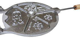 Форма для випічки алюмінієва Печиво Буратіно з дерев'яною ручкою