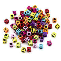 Бусини букви 8х8х8мм 25 г ≈155шт акрил кубики колір-мікс УТ100024889