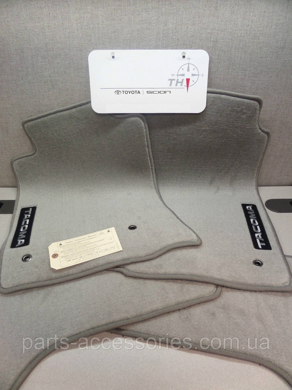 Toyota Tacoma 2005-2011 Килимки велюрові сірі передні килими Нові Оригінал, фото 1