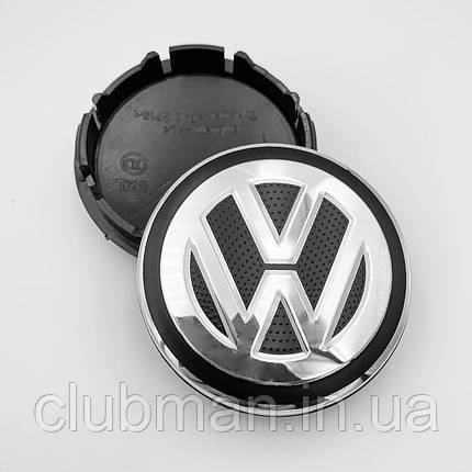 Ковпачки (заглушки) в литі диски VW (Фольксваген) 56 мм Хром лого, Чорні ( 6C0601171), фото 1