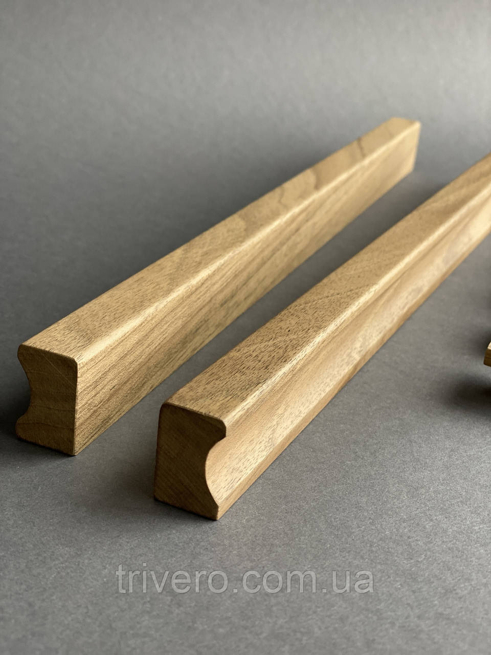 Довгі меблеві дерев'яні ручки планки ( Фігурні з однієї сторони ) ДУБ