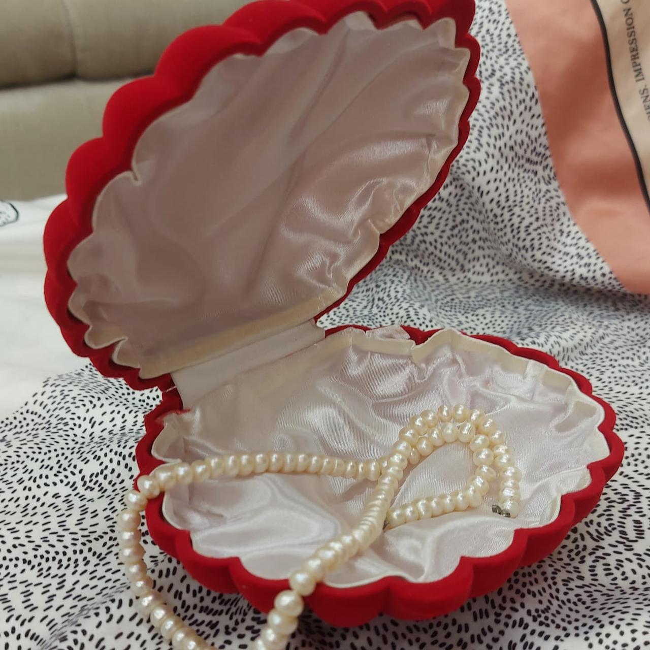 Футляр "ракушка" червоний для кольє і гарнітура