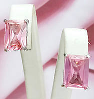 Сережки з кристалом рожевий колір. Родій. Довжина: 13 мм. Ширина: 10 мм.