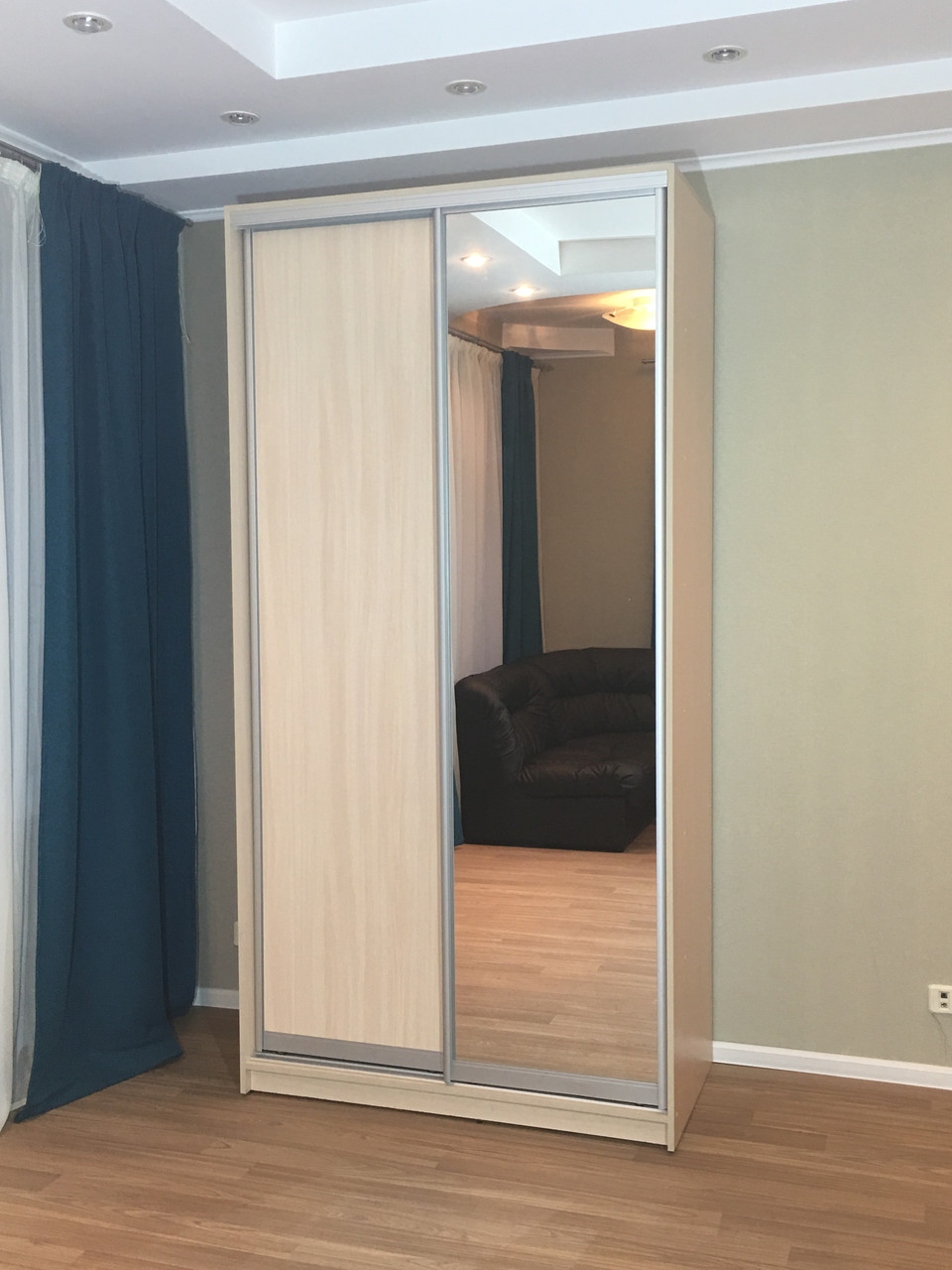 Шафа купе Розмір 1200*450*2400