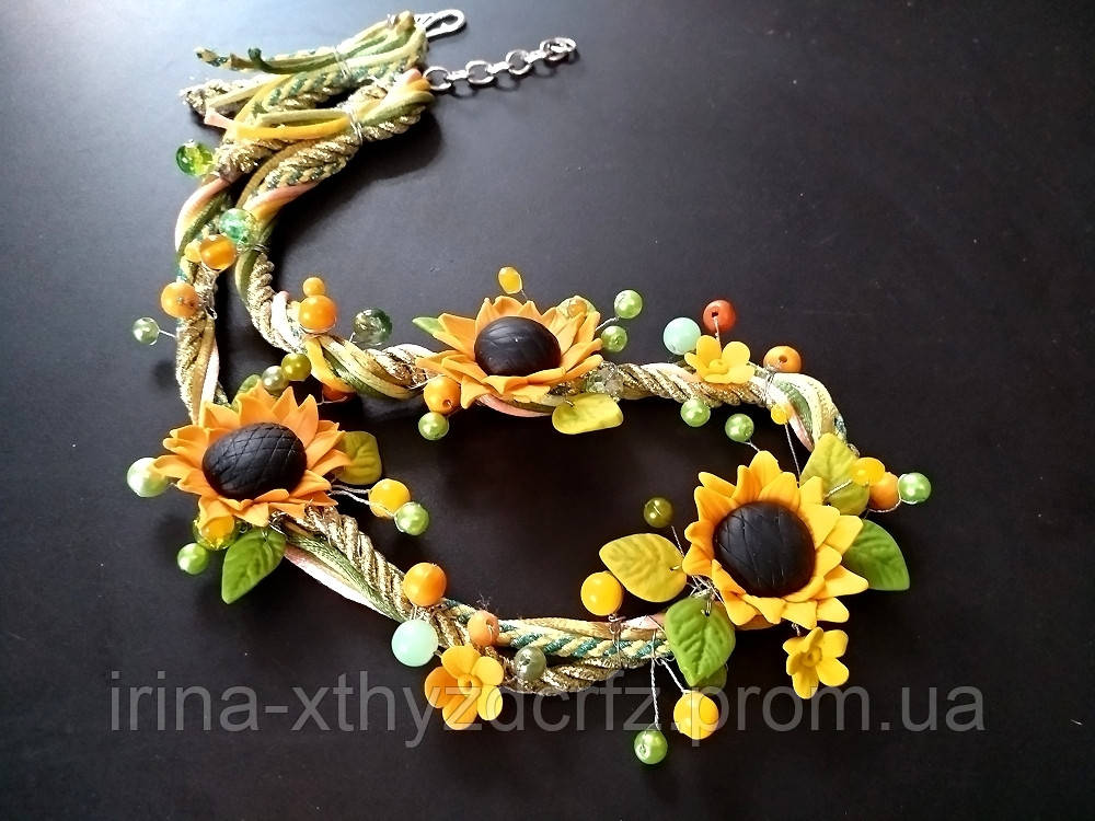 Жовто-зелені намисто з квітами соняшника з полімерної глини та золотисто-зелених шнурах., фото 1