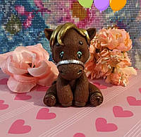Фігурка з шоколаду Конячка Фігурка на торт Прикраси з бельгійського шоколаду Шоколадний декор іграшки Шоколад ручної роботи