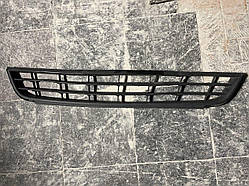 5C6853677 Решітка бампера переднього VW Jetta (2011-2015) б/у