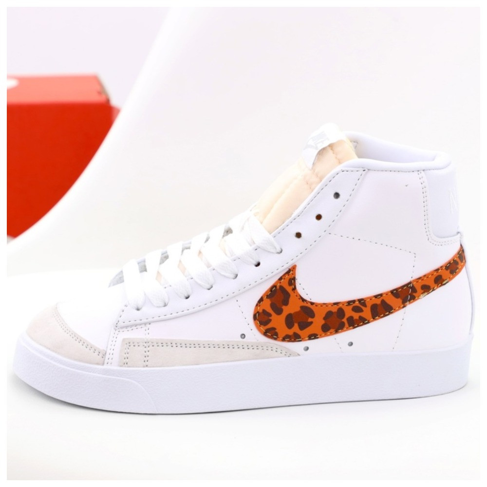 Жіночі кросівки Nike Blazer Mid '77, білі шкіряні кросівки найк блейзер мід, фото 1