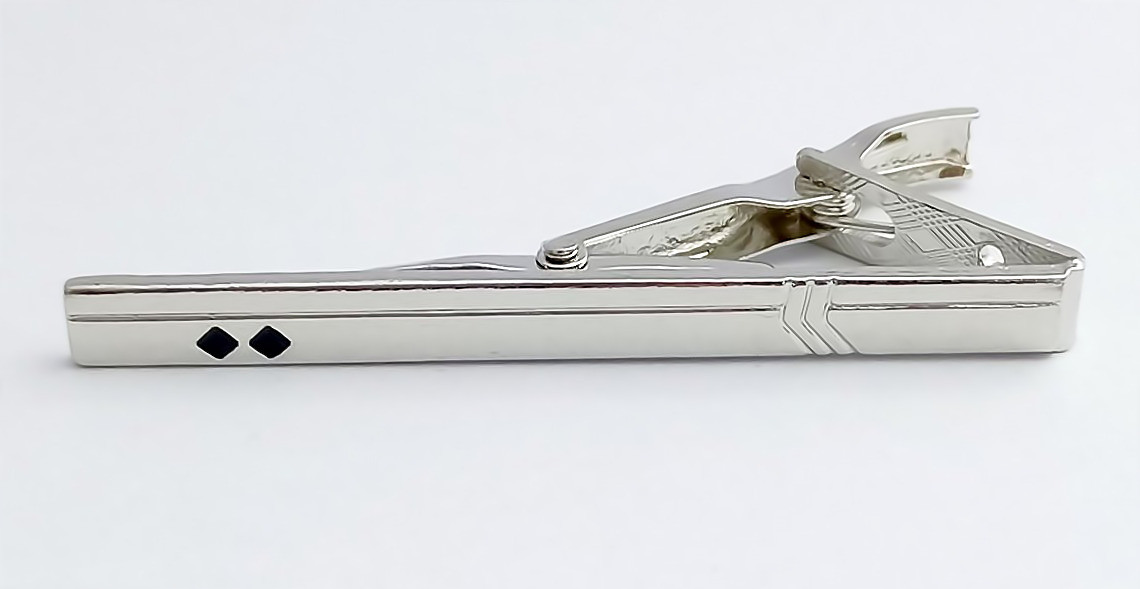 Затискач для краватки. Родій. Довжина: 6 см. Ширина: 5 мм.