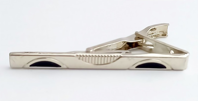 Затискач для краватки. Родій. Довжина: 6 см. Ширина: 7 мм.