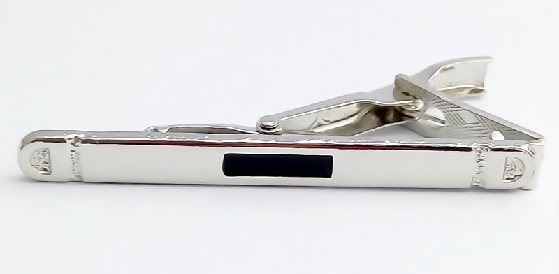 Затискач для краватки. Родій. Довжина: 6 см. Ширина: 7 мм.