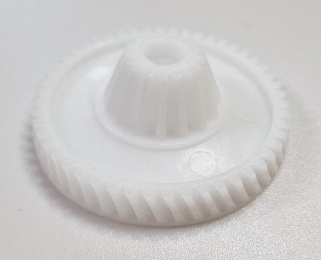 Шестерня для кухонного комбайна та м'ясорубки Bosch 00622182, фото 1