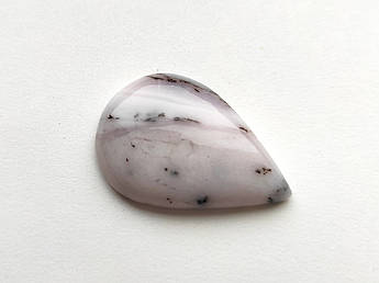Рожевий опал із дендритом - кабошон