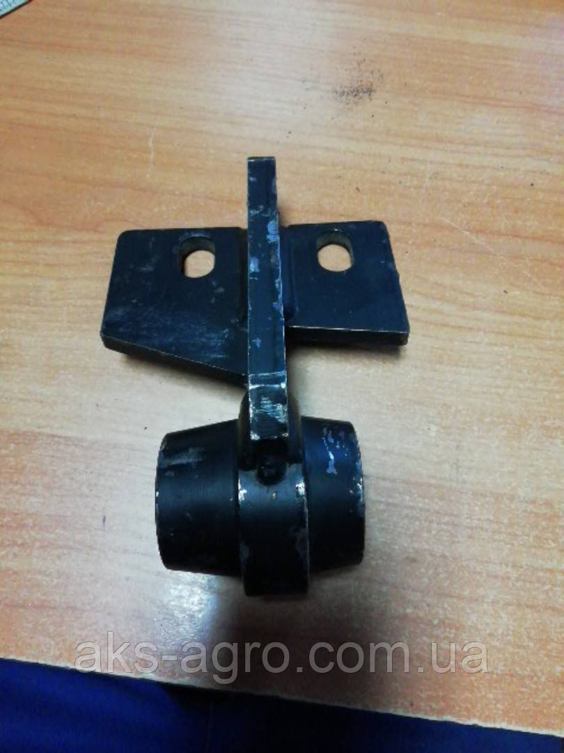 12125 оригінал Супорт правий Fantini