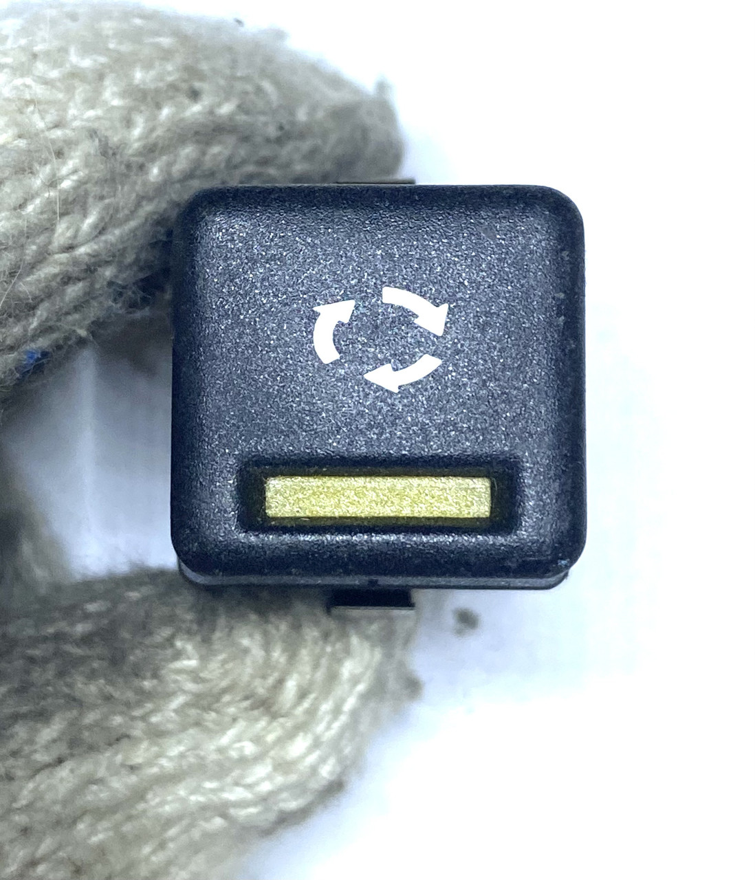 Кнопка вмикача рециркуляції повітря салону б/у 90356334 Opel Calibra S 501.241 GM, фото 1