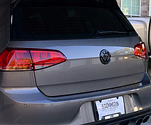 Емблема задня VW (Фольцваген) 112 мм GOLF 7, POLO 5 - Чорний Матт з червоним (5G0853630), фото 5