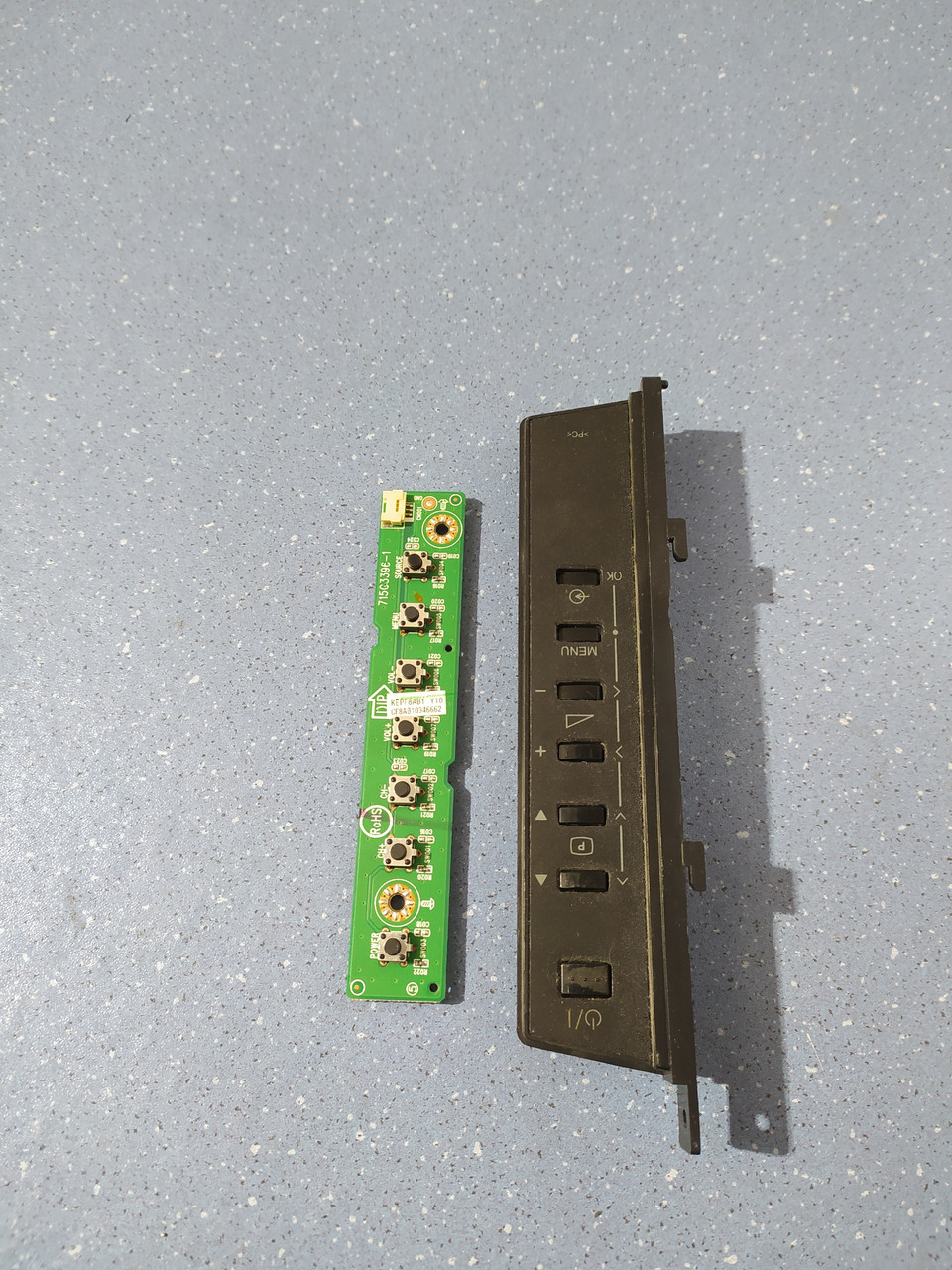 Кнопки керування для телевізора TOSHIBA 32AV615DG 715C3396-1