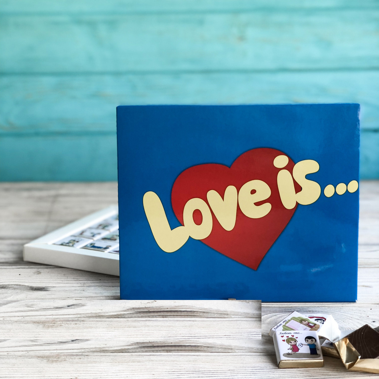 Шоколадний набір Love is... на 20 плиток шоколаду, фото 1