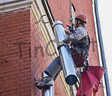 Монтаж водостічної системи з металу — встановлення зовнішнього водостійкого ПВХ для покрівлі будинку під ключ, фото 8