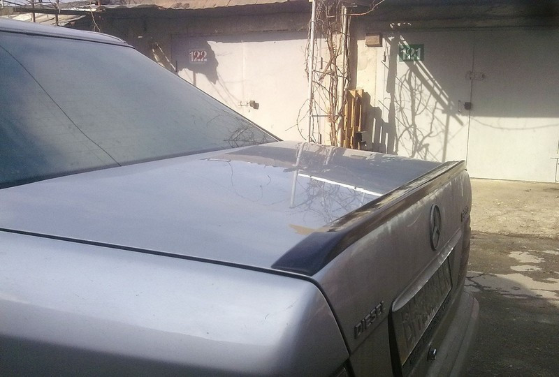 Лип спойлер для Mercedes w124, шабля Мерседес 124