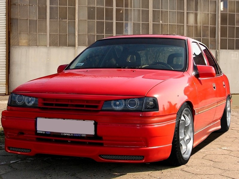 Вії і планка радіатора для Opel Vectra A, накладки на фари Опель Вектра А, бедлук