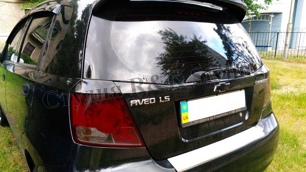 Накладки на задні ліхтарі Chevrolet Aveo T200 HB, вії на стопи Авео Т200 ХБ