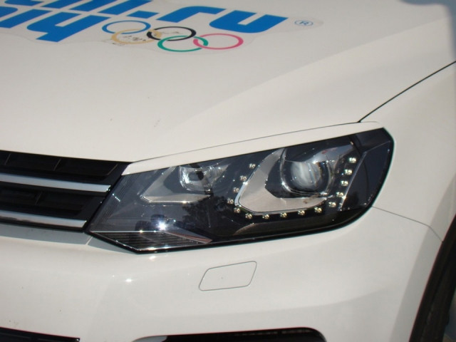 Вії для Volkswagen Touareg 2010+, накладки на фари Туарег рестайл