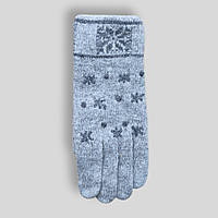 Перчатки вязанные женские светло-серого цвета теплые c оргаментом снежинки